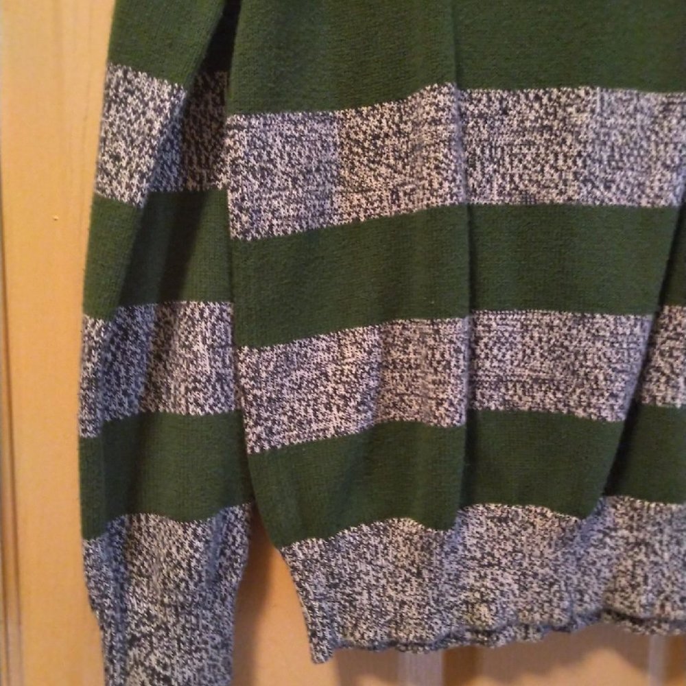 Cat & Jack boys holiday green striped sweater 8/10 - Picture 3 of 8